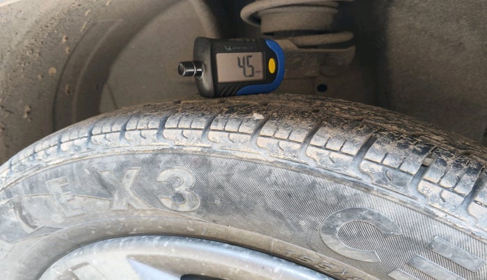 2017 Renault Kwid RXT 1.0, Petrol, Manual, 85,485 km, tyre