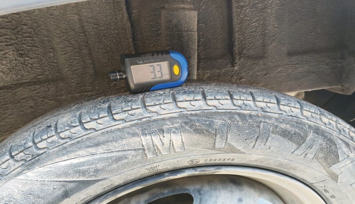 2017 Renault Kwid RXT 1.0, Petrol, Manual, 85,485 km, tyre