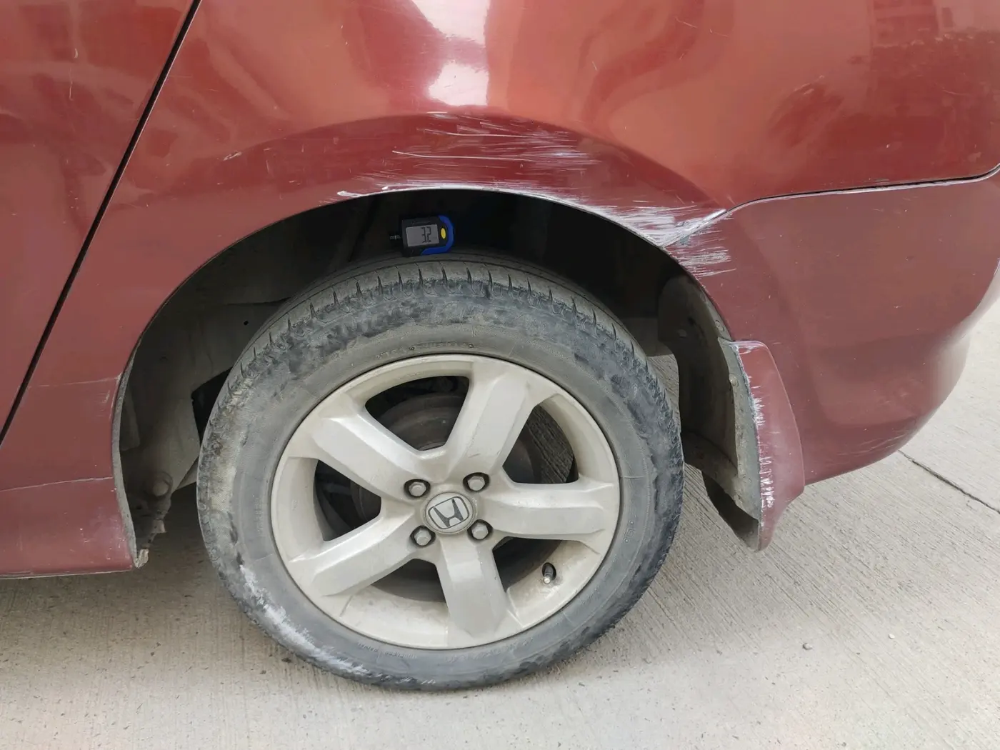 2011 Honda City 1.5L I-VTEC V AT, Petrol, Automatic, 1,15,190 km, tyre