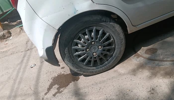 2020 Maruti Alto LXI, CNG, Manual, 43,010 km, tyre