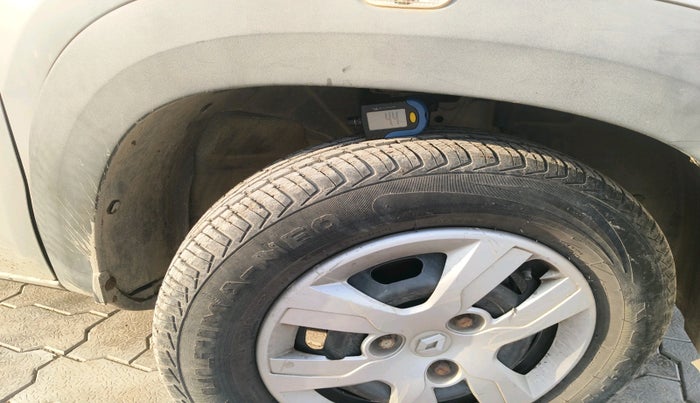 2017 Renault Kwid RXT 1.0, Petrol, Manual, 26,079 km, tyre