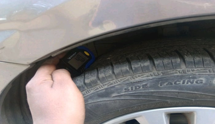 2016 Maruti Ciaz ZDI SHVS, Diesel, Manual, 2,27,141 km, tyre