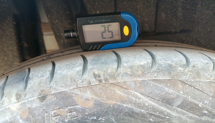 2024 Maruti Dzire VXI CNG, CNG, Manual, 62,864 km, tyre