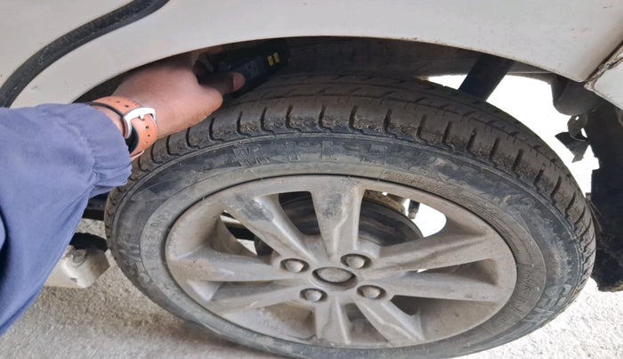 2013 Maruti Wagon R Stingray VXI, CNG, Manual, 85,924 km, tyre