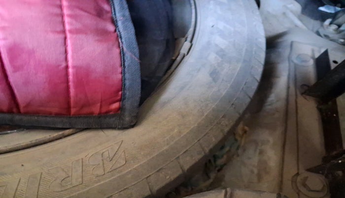 2013 Maruti Wagon R Stingray VXI, CNG, Manual, 85,924 km, tyre