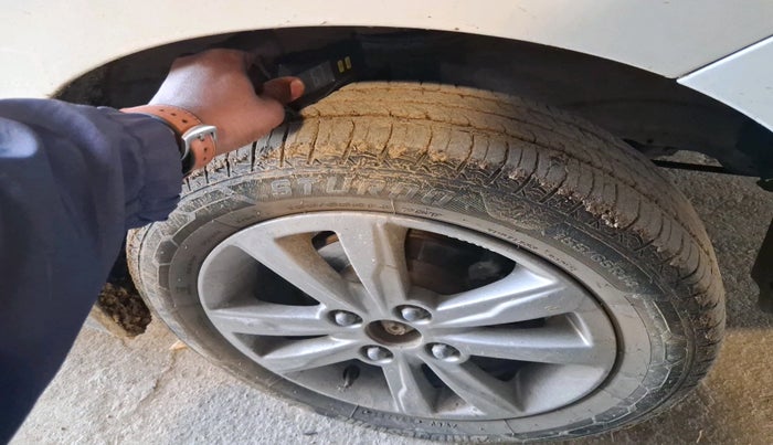 2013 Maruti Wagon R Stingray VXI, CNG, Manual, 85,924 km, tyre