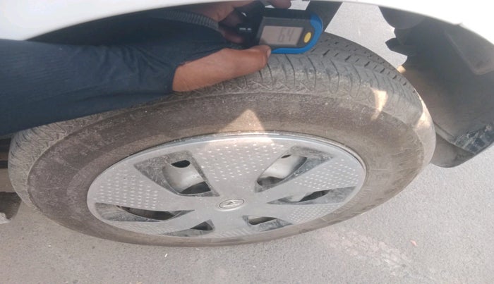 2017 Maruti Wagon R 1.0 LXI, Petrol, Manual, 53,055 km, tyre