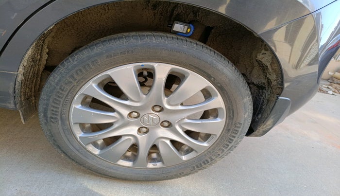 2017 Maruti Baleno ZETA PETROL 1.2, Petrol, Manual, 1,69,417 km, tyre