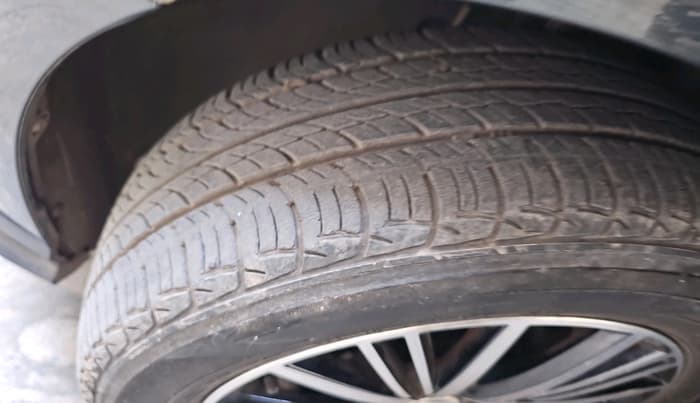 2021 Volkswagen Vento HIGHLINE 1.0L TSI AT, Petrol, Automatic, 14,710 km, tyre