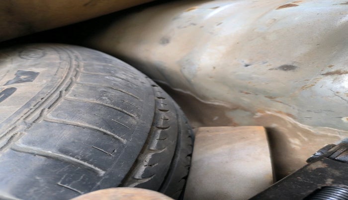 2010 Honda City 1.5L I-VTEC V MT, Petrol, Manual, 1,10,263 km, tyre