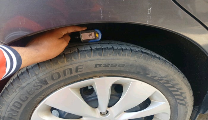 2016 Maruti Baleno DELTA DIESEL 1.3, Diesel, Manual, 74,834 km, tyre