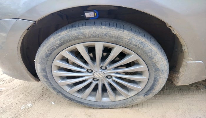 2015 Maruti Ciaz ZXI+, Petrol, Manual, 1,15,501 km, tyre