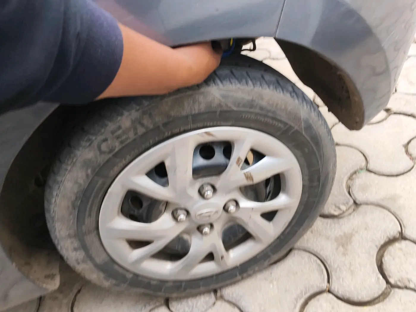 2019 Hyundai Grand i10 MAGNA 1.2 KAPPA VTVT, CNG, Manual, 1,02,434 km, tyre
