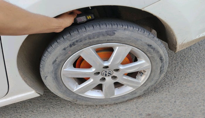 2011 Volkswagen Vento HIGHLINE 1.6 MPI, Petrol, Manual, 78,962 km, tyre