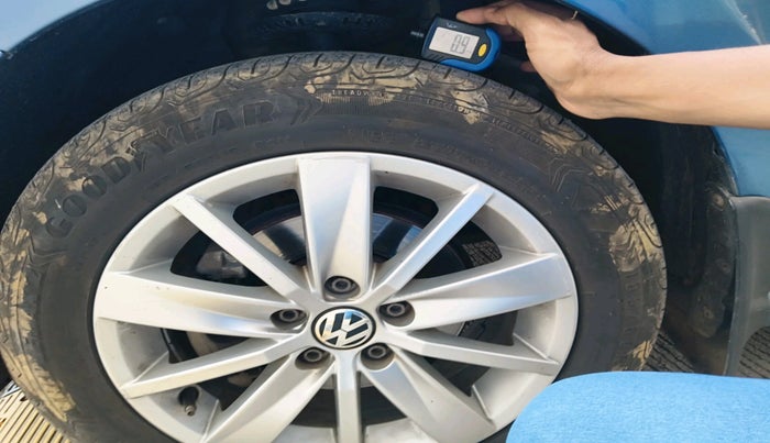 2016 Volkswagen Ameo HIGHLINE1.2L, Petrol, Manual, 74,424 km, tyre