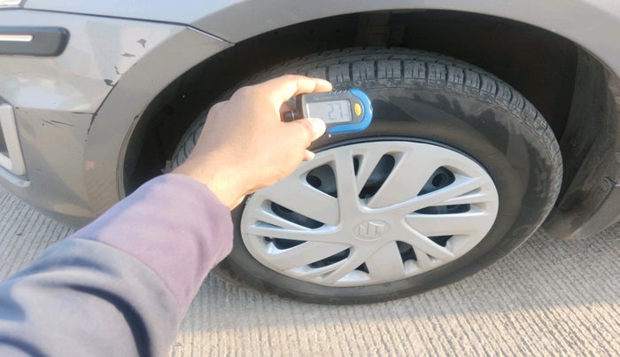 2017 Maruti Swift VXI, Petrol, Manual, 34,136 km, tyre