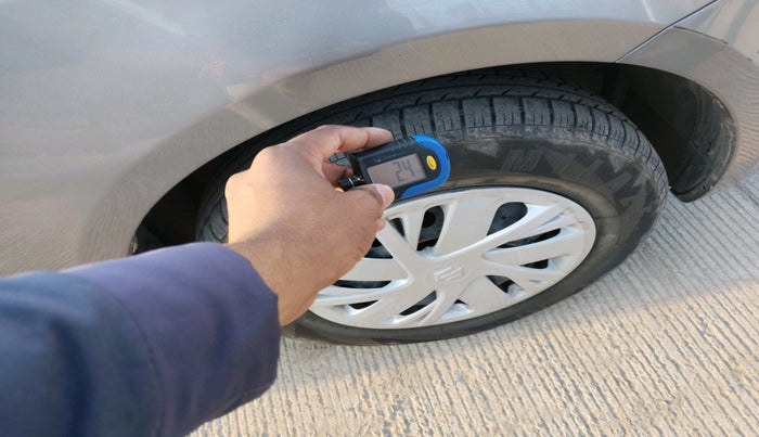 2017 Maruti Swift VXI, Petrol, Manual, 34,136 km, tyre