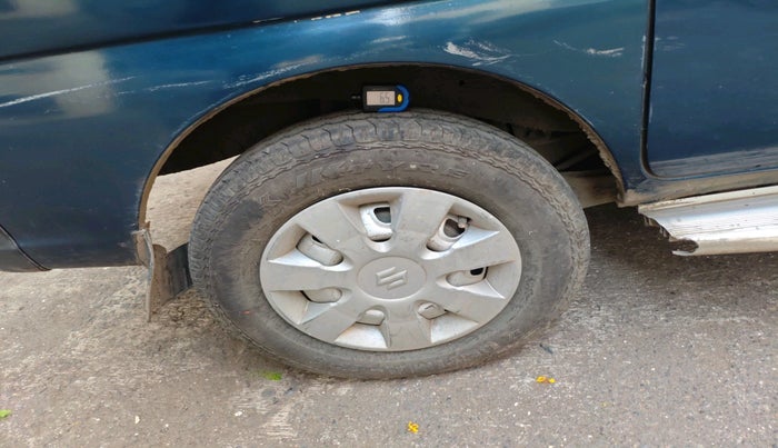 2013 Maruti Eeco 5 STR WITH A/C+HTR, CNG, Manual, 30,657 km, tyre