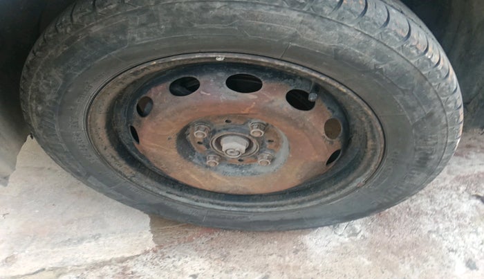 2018 Tata Tiago XT PETROL, Petrol, Manual, 2,18,307 km, tyre