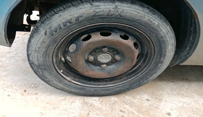 2018 Tata Tiago XT PETROL, Petrol, Manual, 2,18,307 km, tyre