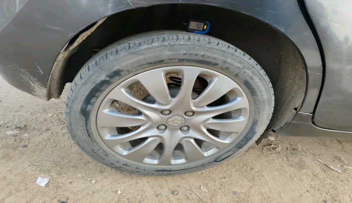 2017 Maruti Baleno ZETA PETROL 1.2, Petrol, Manual, 1,15,830 km, tyre