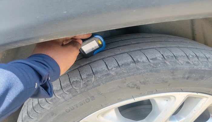 2018 Jeep Compass LIMITED 2.0 DIESEL, Diesel, Manual, 1,32,039 km, tyre