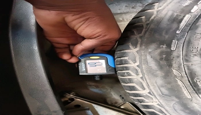 2012 Honda Jazz 1.2 L I-VTEC SELECT, Petrol, Manual, 1,34,078 km, tyre