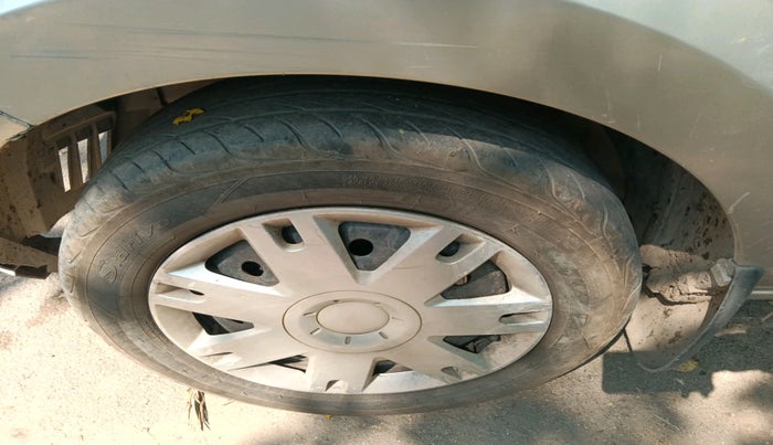 2006 Ford Fusion 1.6 PETROL, Petrol, Manual, 1,54,224 km, tyre