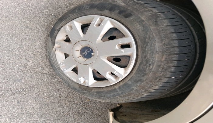 2006 Ford Fusion 1.6 PETROL, Petrol, Manual, 1,54,224 km, tyre