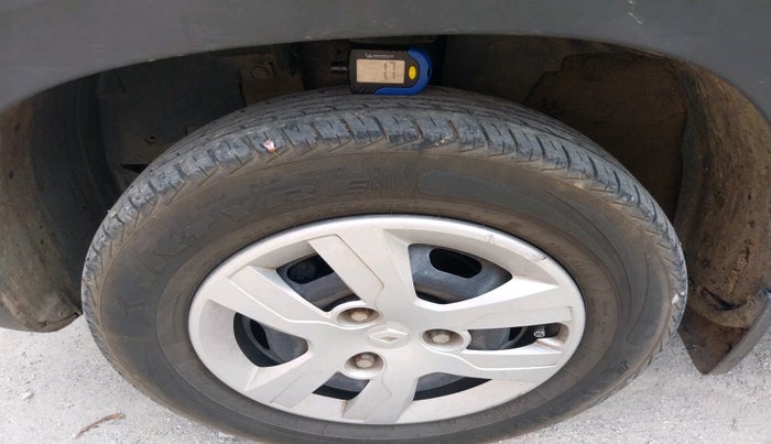 2017 Renault Kwid RXT 1.0, Petrol, Manual, 90,484 km, tyre