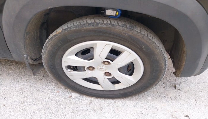 2017 Renault Kwid RXT 1.0, Petrol, Manual, 90,484 km, tyre