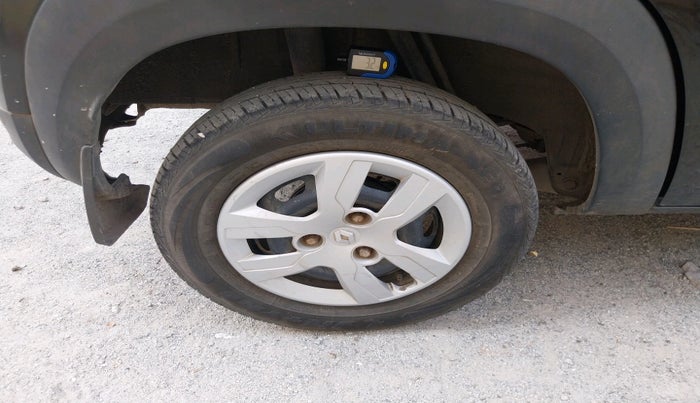 2017 Renault Kwid RXT 1.0, Petrol, Manual, 90,484 km, tyre