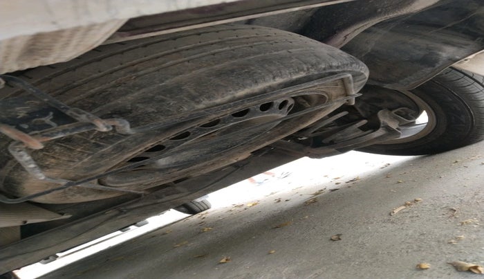 2016 Renault Lodgy 110 PS WORLD EDITION 8 STR, Diesel, Manual, 1,21,462 km, tyre