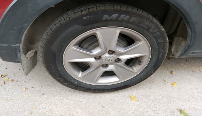 2016 Renault Lodgy 110 PS WORLD EDITION 8 STR, Diesel, Manual, 1,21,462 km, tyre