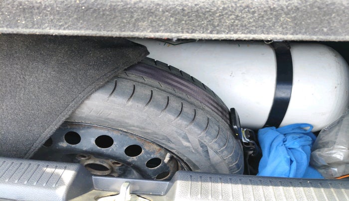 2024 Maruti Baleno DELTA CNG 1.2L, CNG, Manual, 30,191 km, tyre