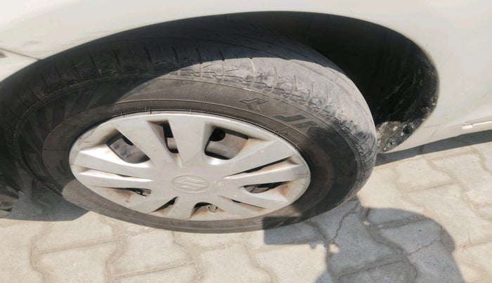 2015 Maruti Swift Dzire VXI, Petrol, Manual, 96,077 km, tyre