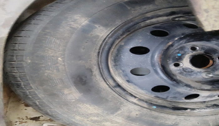 2015 Maruti Swift Dzire VXI, Petrol, Manual, 96,077 km, tyre