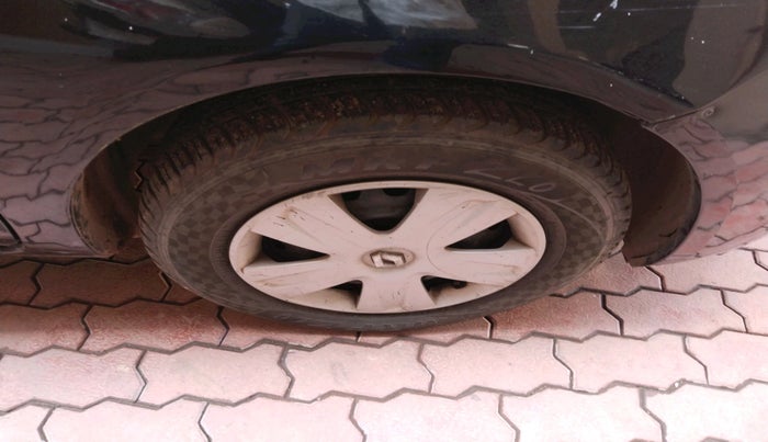 2014 Renault Scala RXE PETROL, Petrol, Manual, 90,142 km, tyre