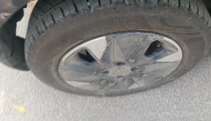 2025 Tata Tiago XTA PETROL, Petrol, Automatic, 7,749 km, tyre
