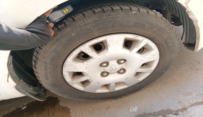 2013 Hyundai i20 MAGNA (O) 1.2, Petrol, Manual, 61,897 km, tyre