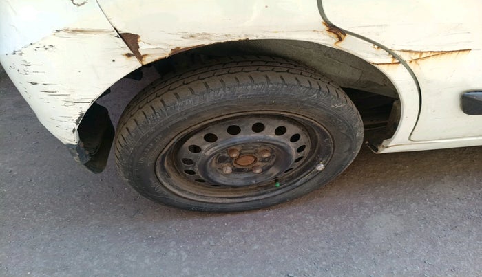2011 Maruti Wagon R 1.0 VXI, Petrol, Manual, 1,03,365 km, tyre