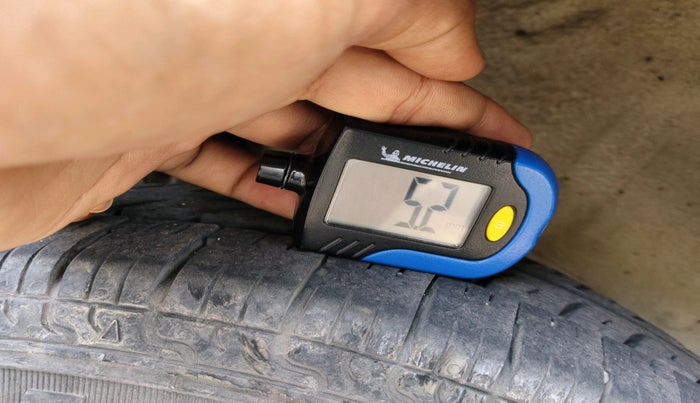 2014 Maruti Wagon R 1.0 LXI, CNG, Manual, 1,26,818 km, tyre