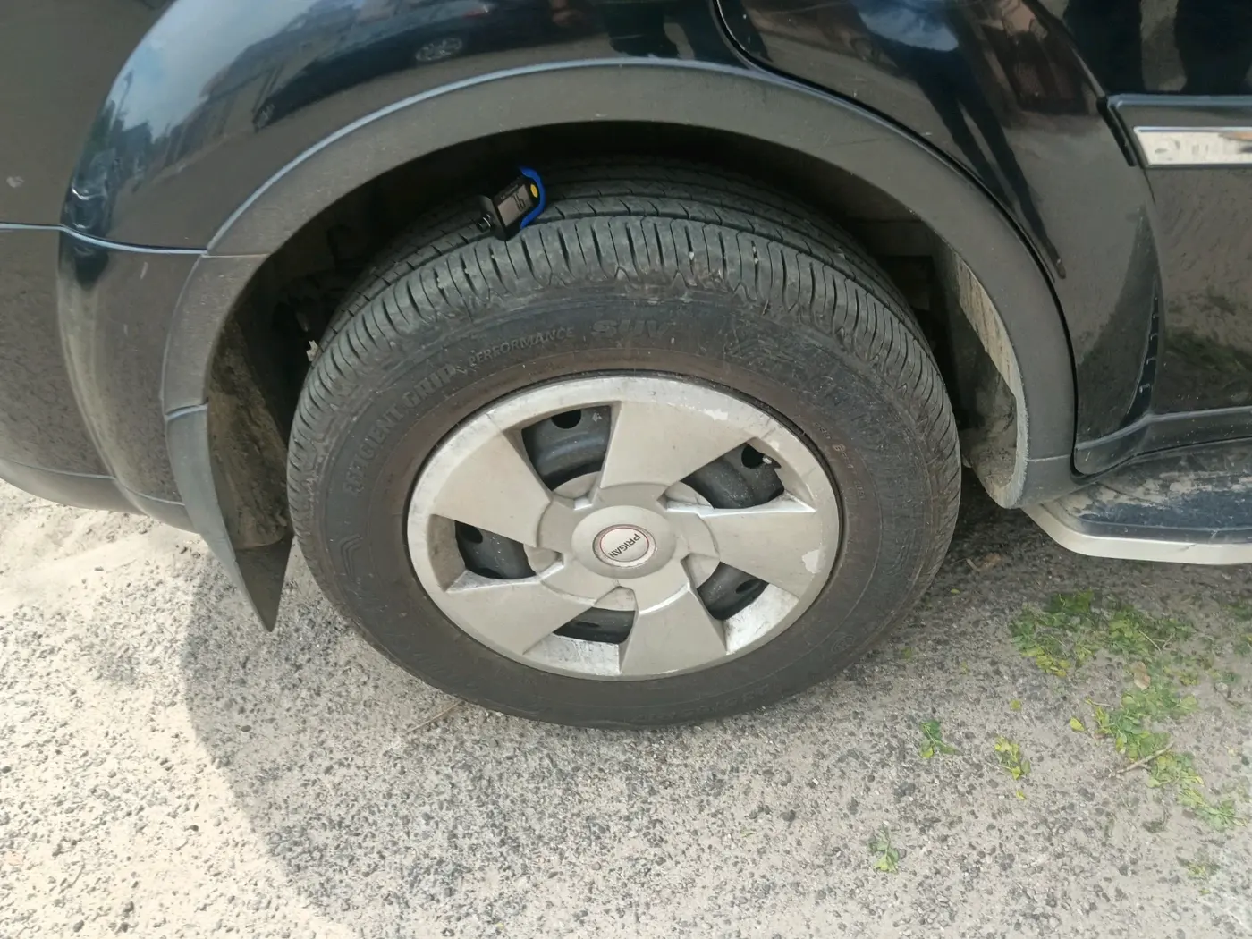 2017 Mahindra XUV500 W6 AT, Diesel, Automatic, 1,13,259 km, tyre