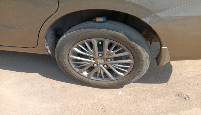 2019 Maruti Ertiga ZXI+ SHVS, Petrol, Manual, 92,361 km, tyre