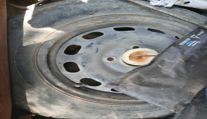 2014 Ford Figo ZXI 1.4 DIESEL, Diesel, Manual, 75,105 km, tyre