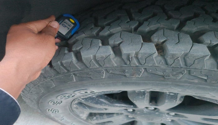 2016 Ford Endeavour TITANIUM 2.2 4X2 AT, Diesel, Automatic, 21,972 km, tyre