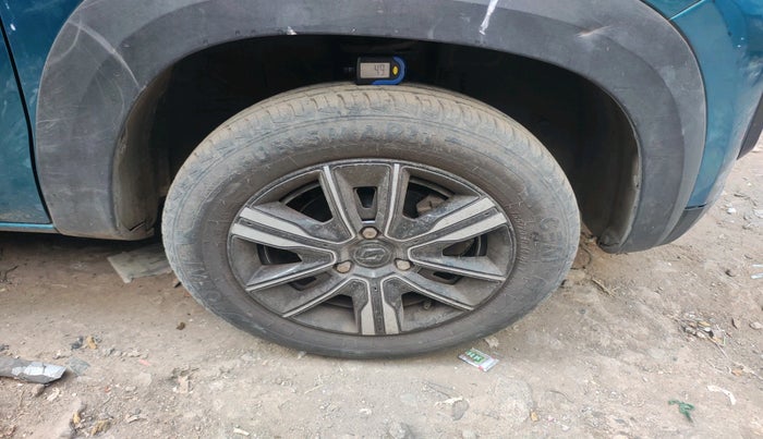 2022 Renault Kwid CLIMBER AMT 1.0, Petrol, Automatic, 31,244 km, tyre