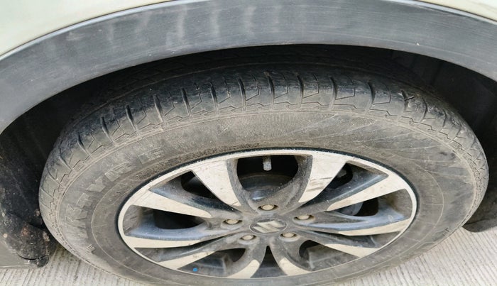 2018 Maruti S Cross DELTA 1.3, Diesel, Manual, 1,44,299 km, tyre