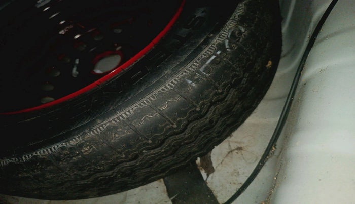 2021 Renault Kwid RXT 1.0 AMT (O), Petrol, Automatic, 28,729 km, tyre