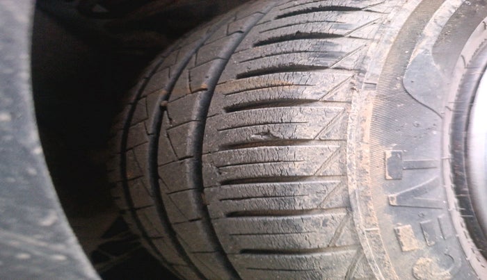 2021 Renault Kwid RXT 1.0 AMT (O), Petrol, Automatic, 28,729 km, tyre